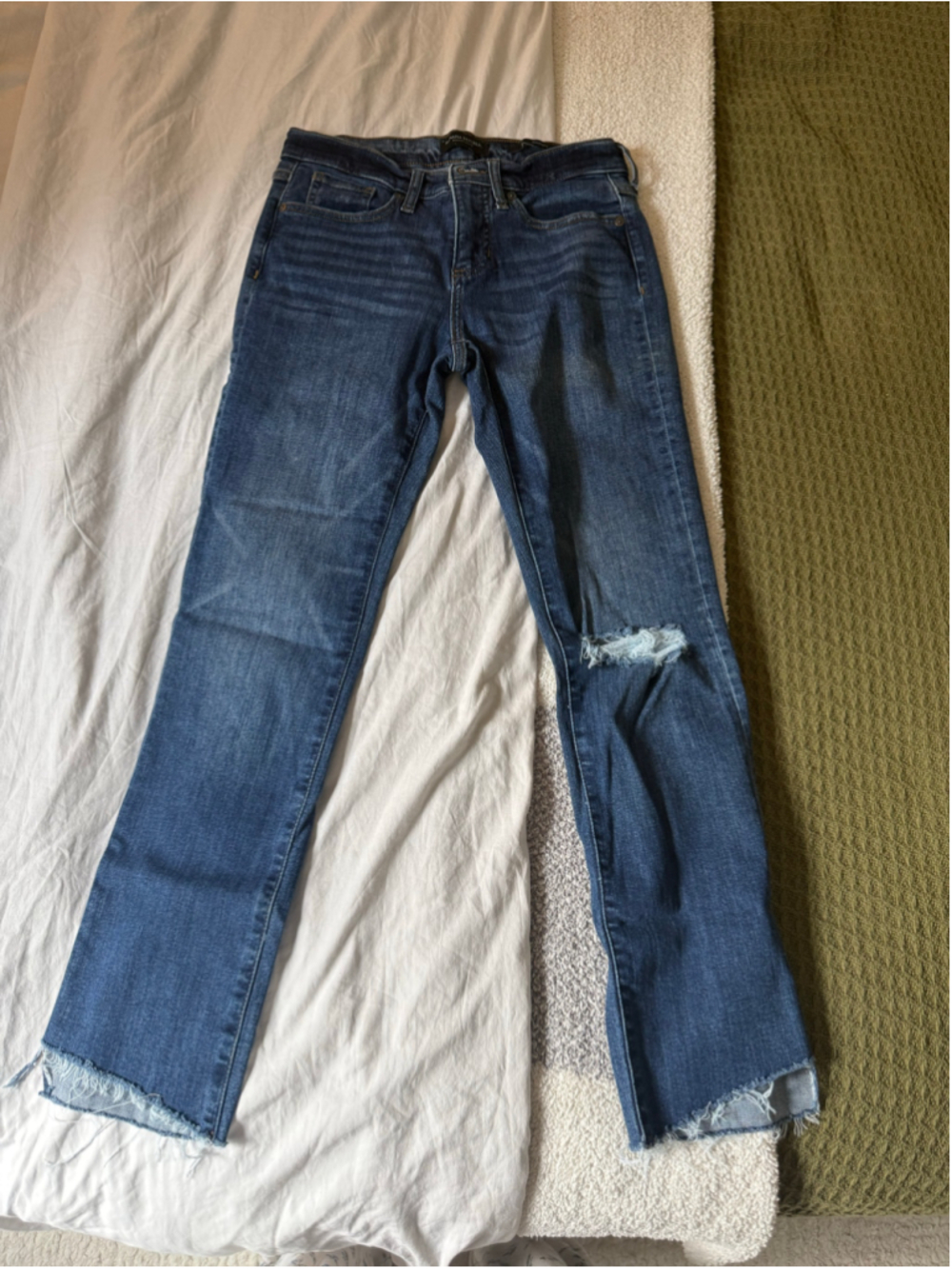 Women's Banana Republic Girlfriend Jeans Size 26 Blue Distressed